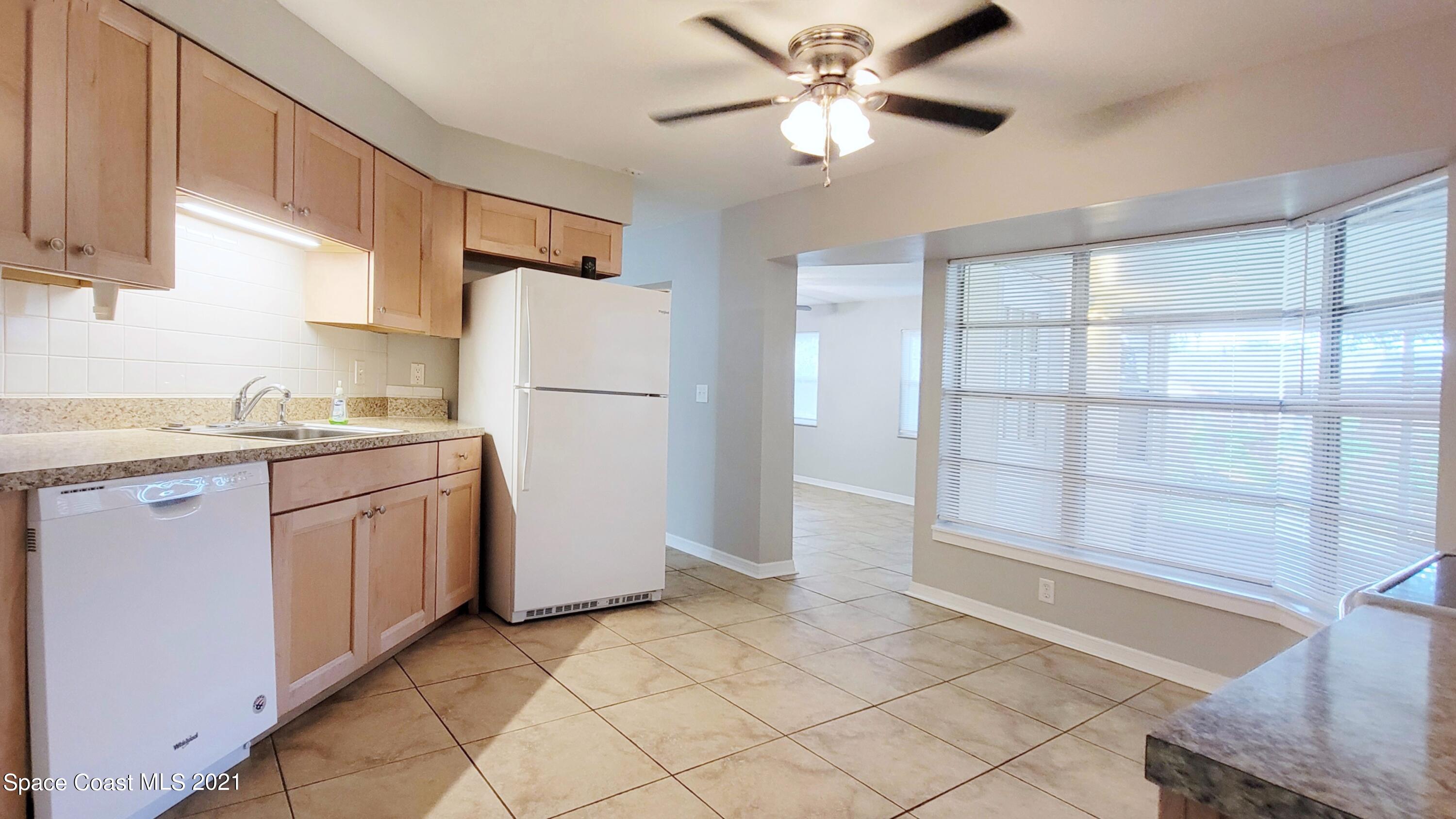 1880 Tallpalm Road Melbourne, FL 32935 - Photo 2 of 23 Kitchen