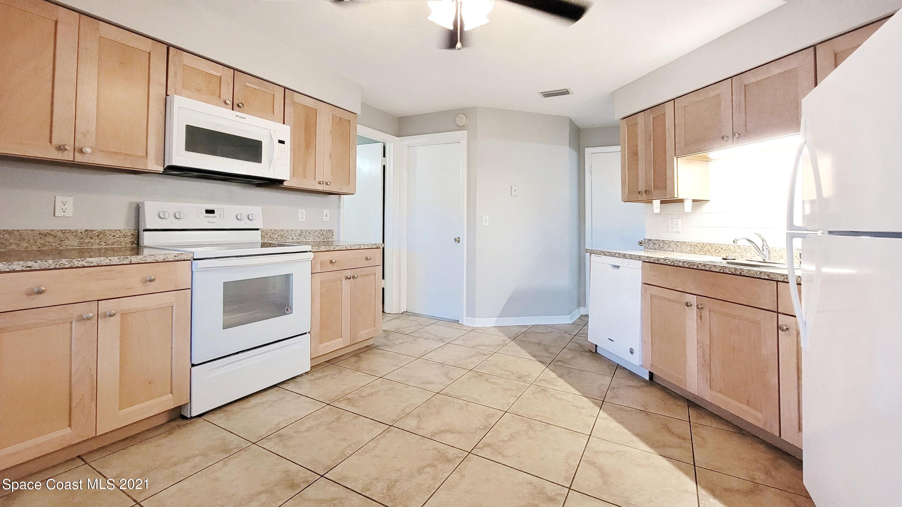 1880 Tallpalm Road Melbourne, FL 32935 - Photo 4 of 23 Kitchen