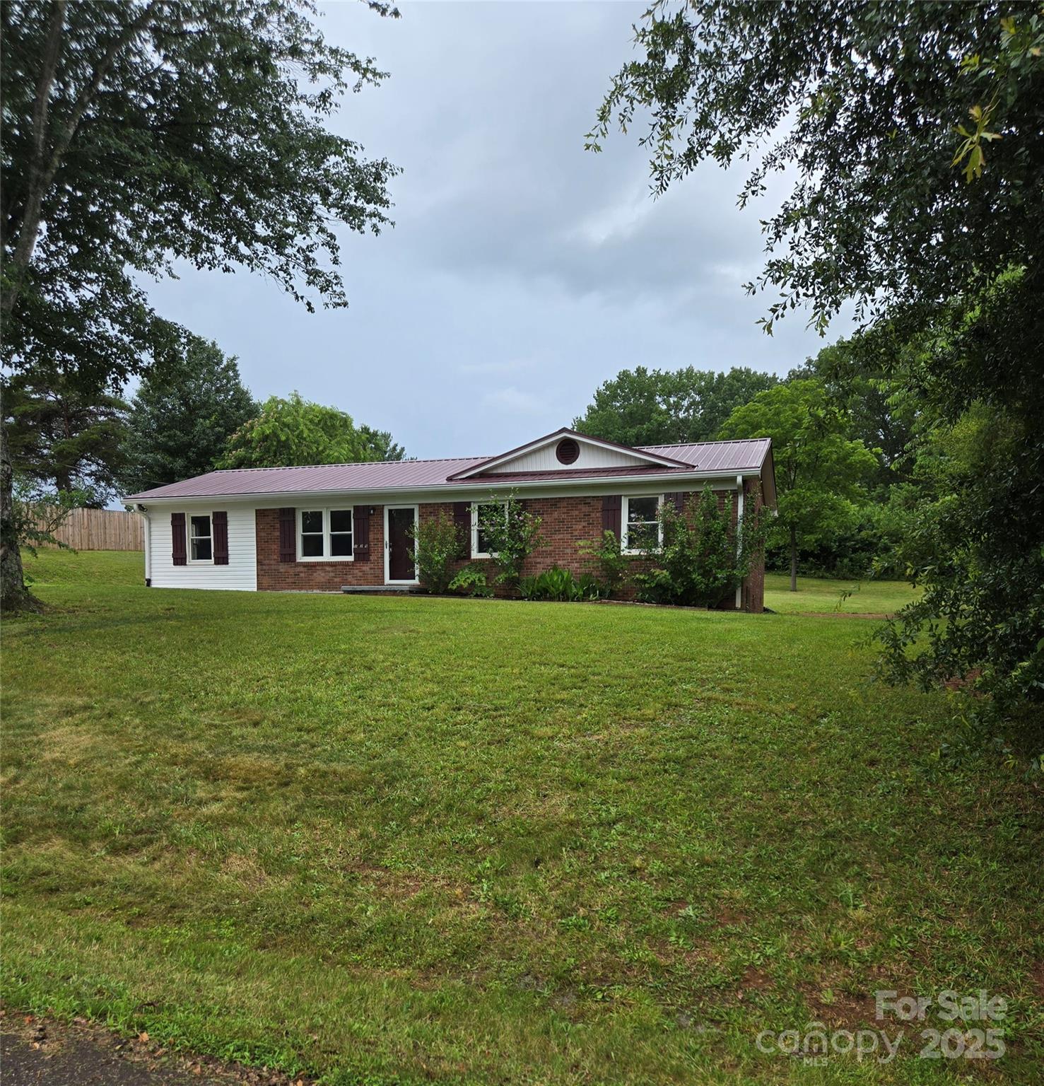 125 Heritage View Road Hickory, NC 28601 - Photo 4 of 24 Gallery Image 4