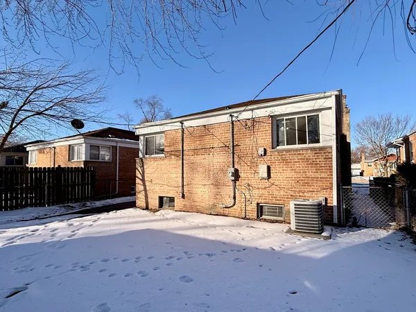 $186,000 | 14525 Dobson Avenue, Dolton, IL 60419