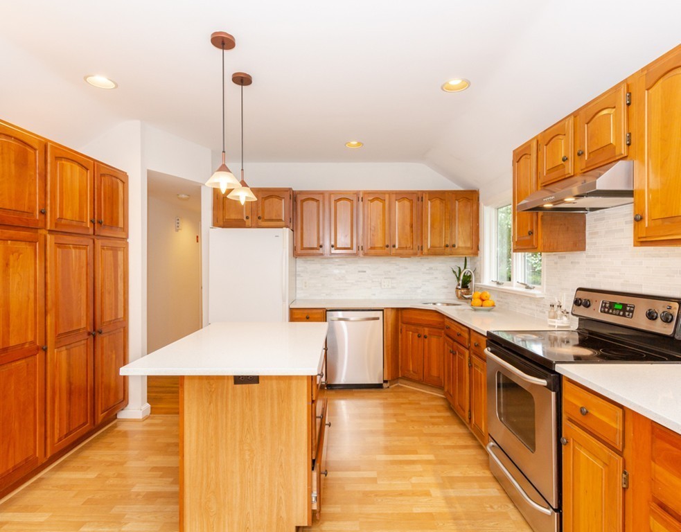 5 Holton Road Lexington, MA 02421 - Photo 14 of 27 Gallery Image 14