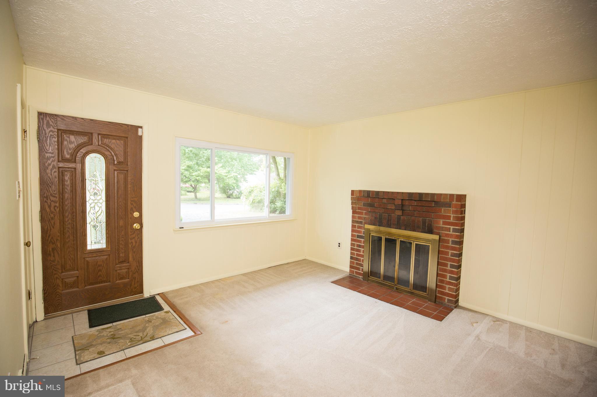 268 Pertch Road Severna Park, MD 21146 - Photo 16 of 30 Living Room
