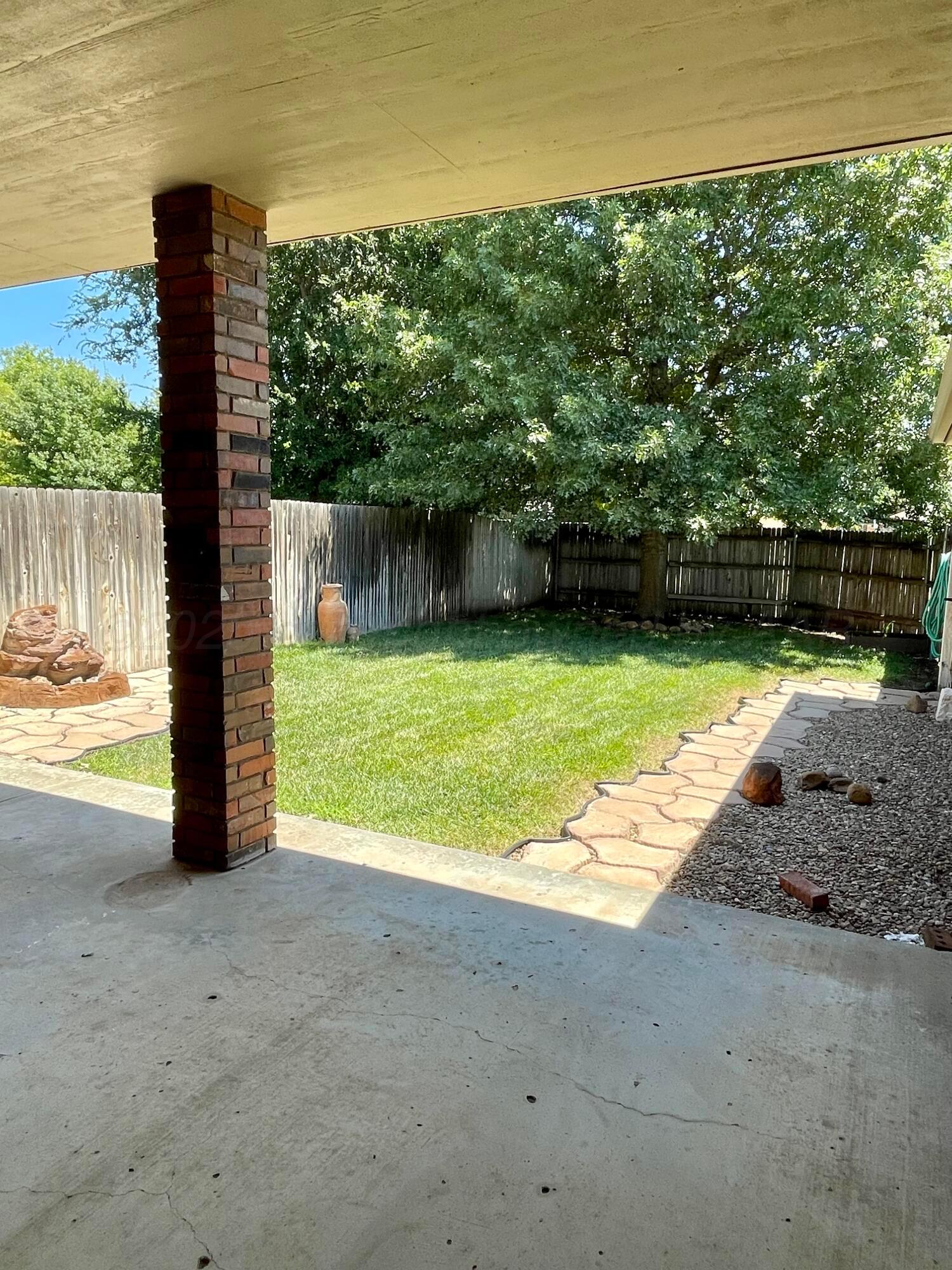 522 Carson Avenue Dumas, TX 79029 - Photo 9 of 18 a view of a ocean view