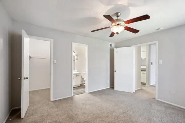 $686 | 10101 Forum Park Drive, Unit 2063, Houston, TX 77036