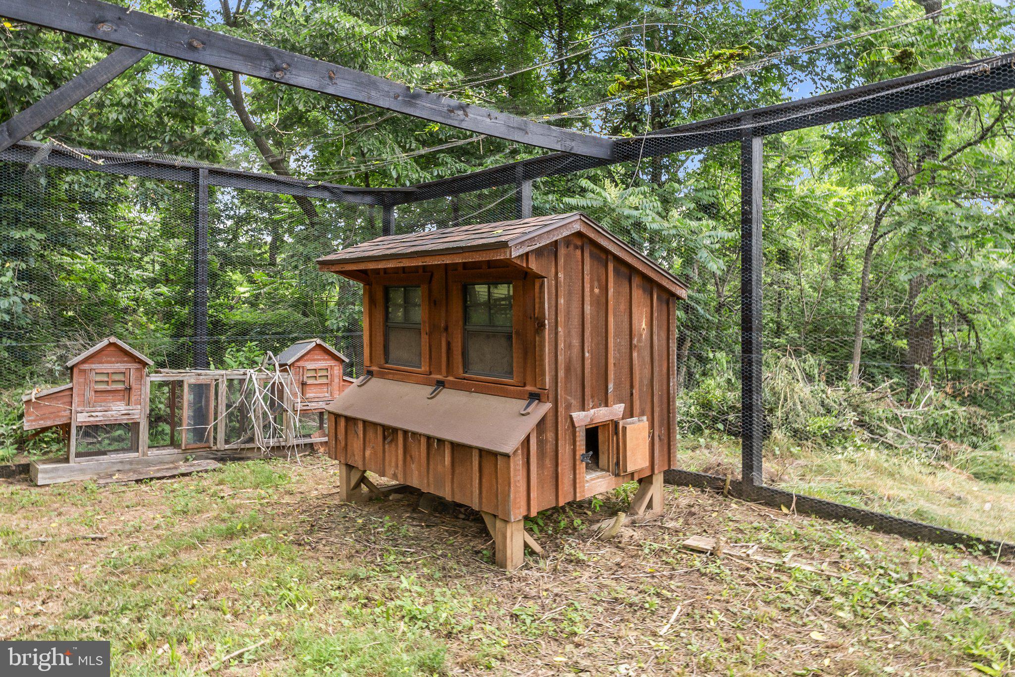 21056 Beaverdam Bridge Road Middleburg, VA 20117 - Photo 102 of 109 Luxury Style Chicken Condo Coop