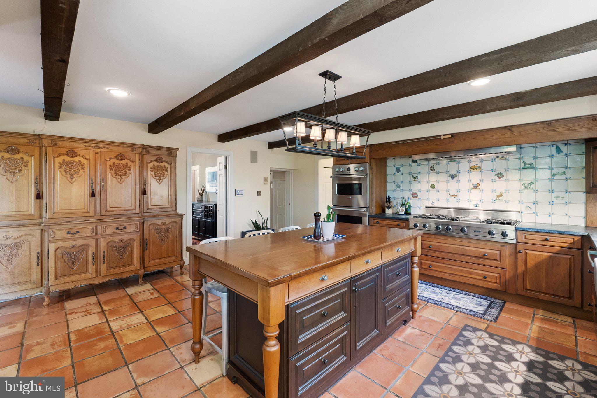21056 Beaverdam Bridge Road Middleburg, VA 20117 - Photo 14 of 109 Kitchen with Exposed Ceiling Beams