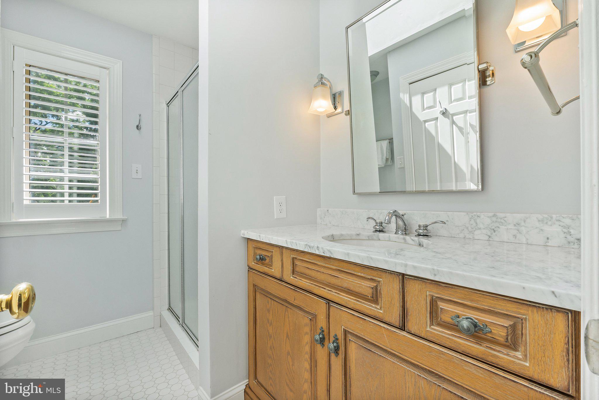 21056 Beaverdam Bridge Road Middleburg, VA 20117 - Photo 49 of 109 Bathroom #3 - Upper Level