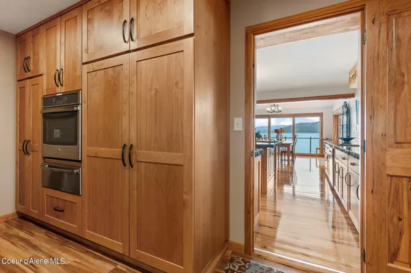 $3,600,000 | 2537 Lakeshore Drive, Sagle, ID 83860