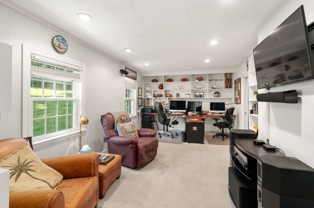 19 Druid Hill Road Newton, MA 02461 - Photo 13 of 35