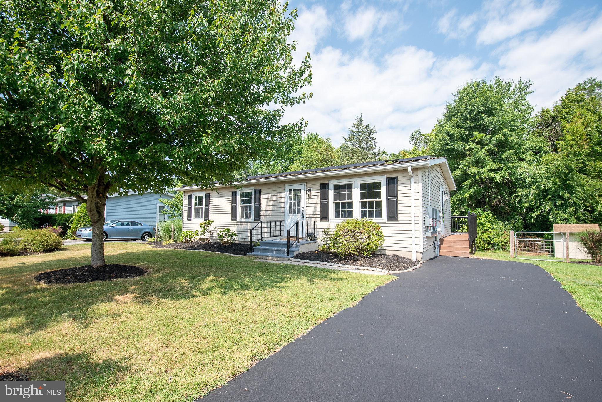 73 East Locust Lane, New Oxford, PA 17350 Compass