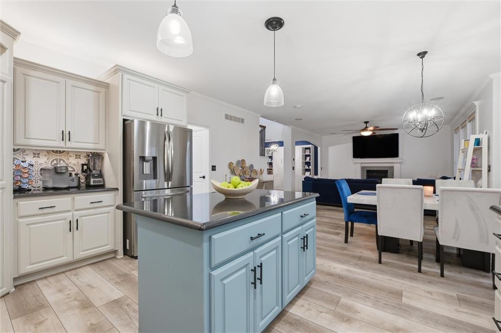 313 Southwest Eagles Ridge Drive Blue Springs, MO 64014 - Photo 13 of 38