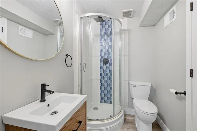 $485,000 | 313 Southwest Eagles Ridge Drive, Blue Springs, MO 64014