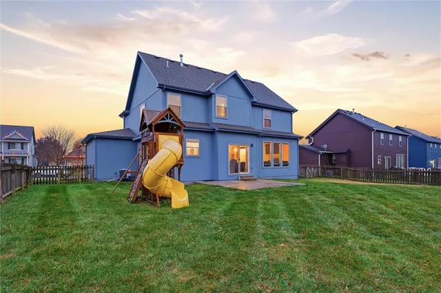 $485,000 | 313 Southwest Eagles Ridge Drive, Blue Springs, MO 64014