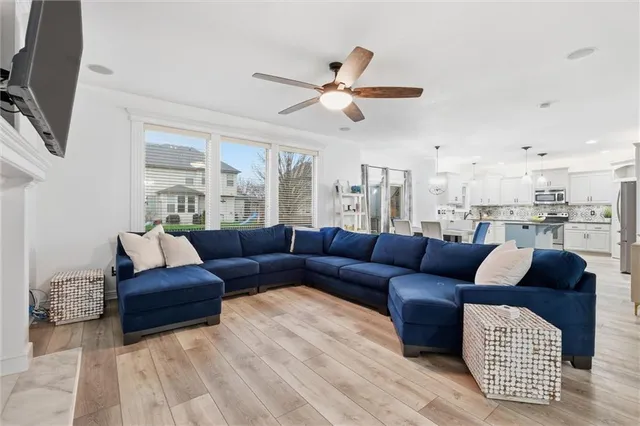 $485,000 | 313 Southwest Eagles Ridge Drive, Blue Springs, MO 64014