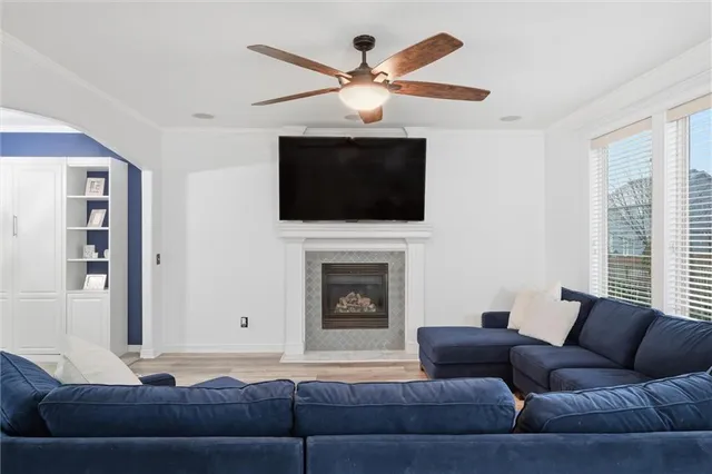 $485,000 | 313 Southwest Eagles Ridge Drive, Blue Springs, MO 64014