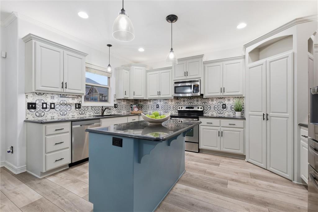 313 Southwest Eagles Ridge Drive Blue Springs, MO 64014 - Photo 10 of 38