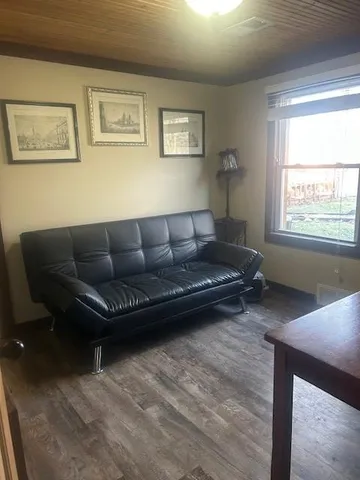 $2,350 | 13810 Byars Road, Grandview, MO 64030