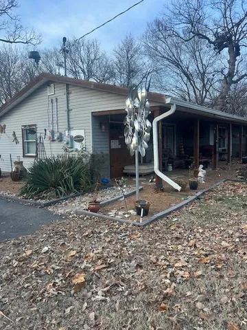 $2,350 | 13810 Byars Road, Grandview, MO 64030