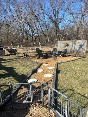 $2,350 | 13810 Byars Road, Grandview, MO 64030