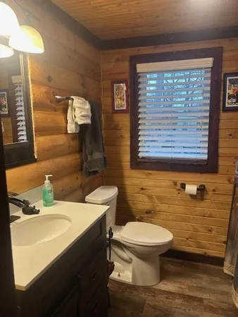 $2,350 | 13810 Byars Road, Grandview, MO 64030