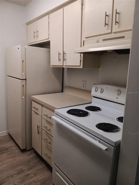 285 Wymore Road, Unit 207 Altamonte Springs, FL 32714 - Photo 7 of 17 a utility room with dryer and washer