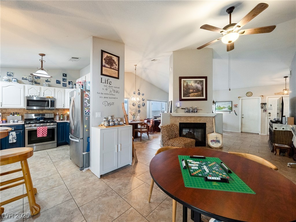 2624 Shakespeare Road Las Vegas, NV 89108 - Photo 4 of 35