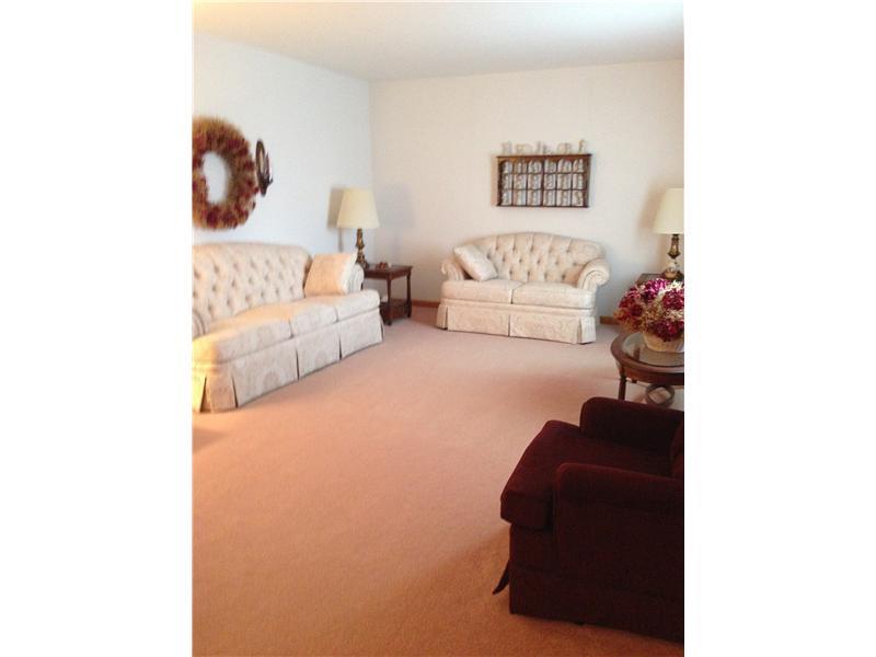 908 Cleland Mill Road New Castle, PA 16102 - Photo 4 of 8 Living Room.