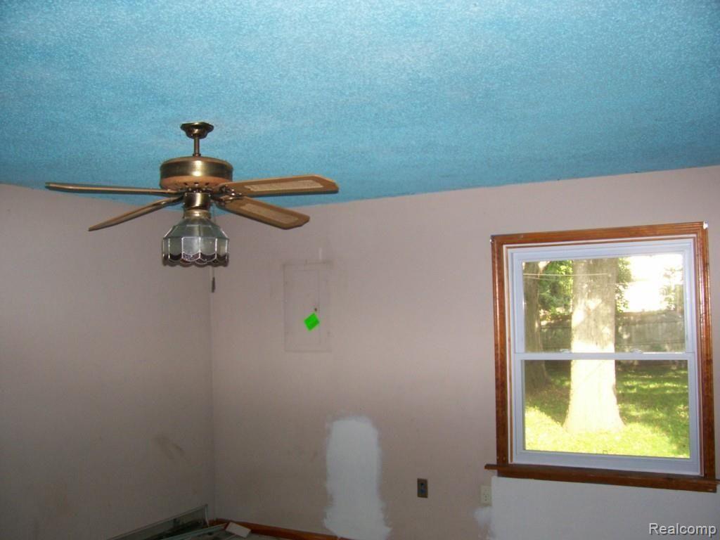 3549 Alida Avenue Rochester, MI 48309 - Photo 21 of 25 21_Bedroom_2.jpg