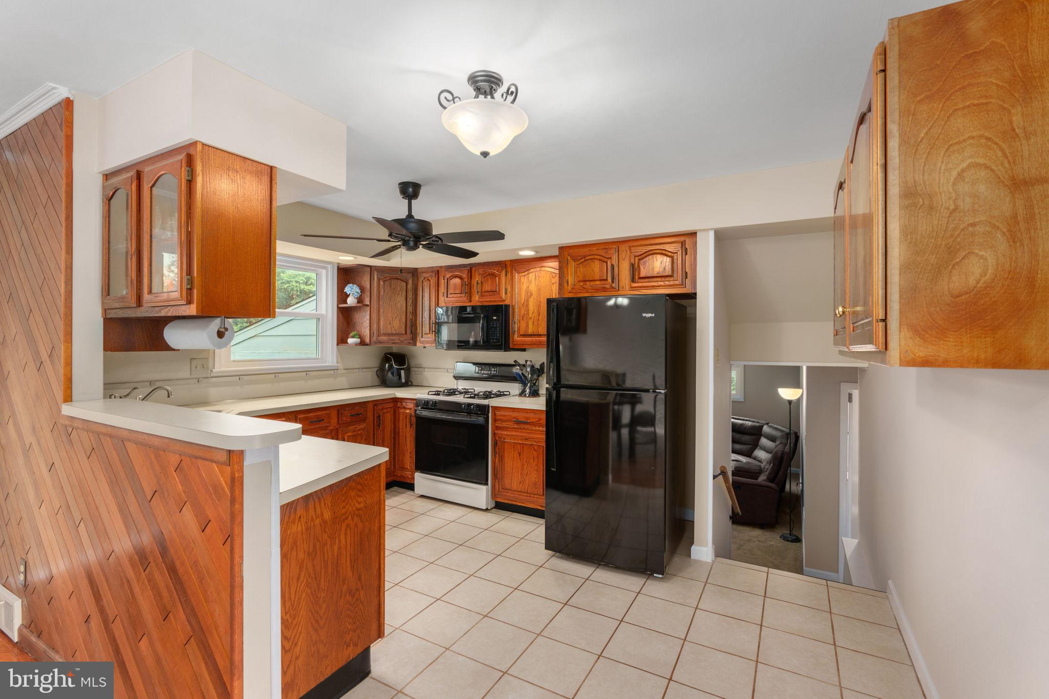 1001 Mueller Road Warminster, PA 18974 - Photo 17 of 39 Open kitchen makes mealtime easy!