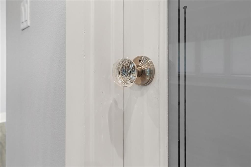 480 County Road 1927 Yantis, TX 75497 - Photo 13 of 39 Crystal Knobs throughout the home