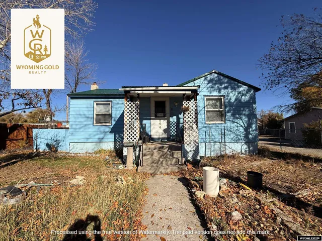 $179,900 | 806 East Jackson Avenue, Riverton, WY 82501