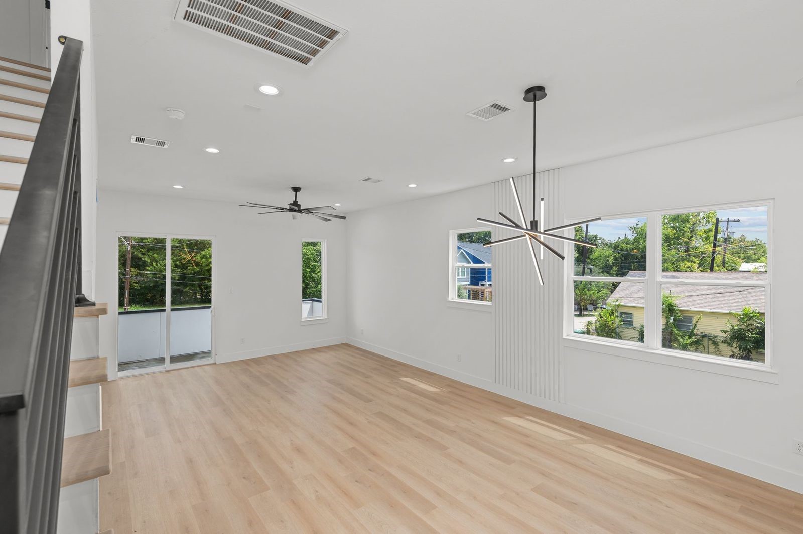 3348 Sauer Street Houston, TX 77004 - Photo 7 of 24 Living space on 2nd floor
