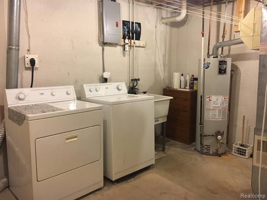31230 Country Way, Unit 7 Farmington, MI 48331 - Photo 2 of 11