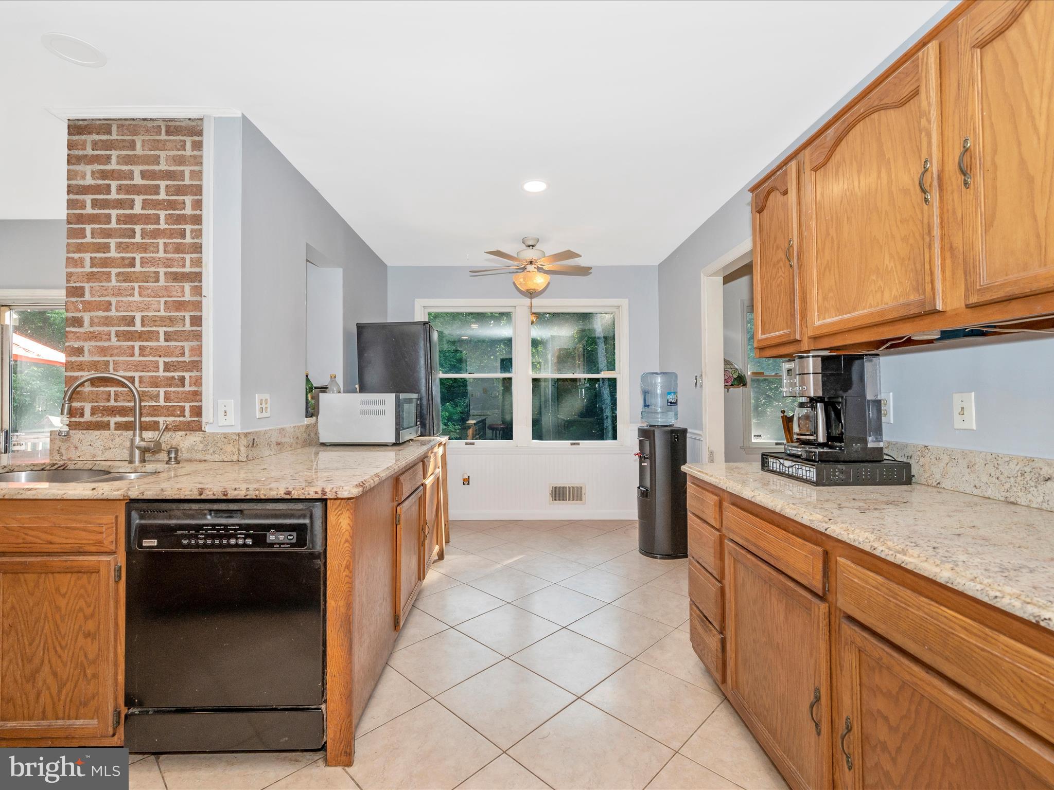 8208 Hilton Road Gaithersburg, MD 20882 - Photo 13 of 51 Kitchen