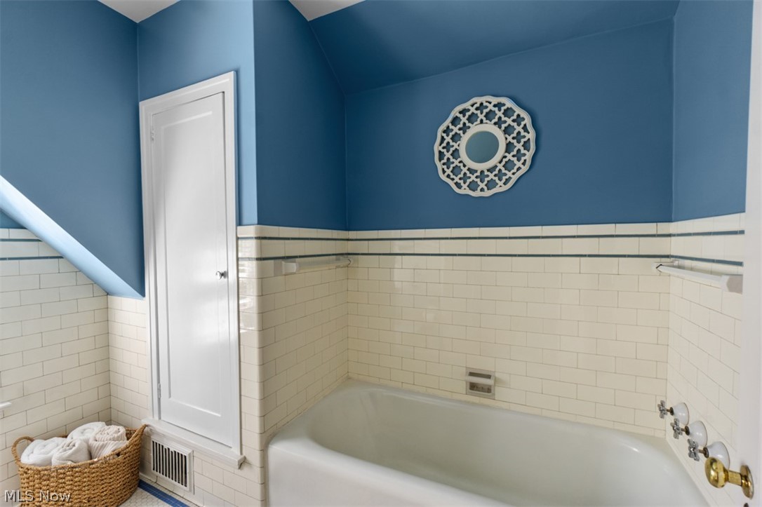 17029 Fernway Road Cleveland, OH 44120 - Photo 29 of 37 Gallery Image 29