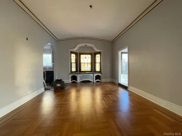 $5,800 | 45 West Penn Street, Long Beach, NY 11561