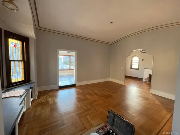 $5,800 | 45 West Penn Street, Long Beach, NY 11561