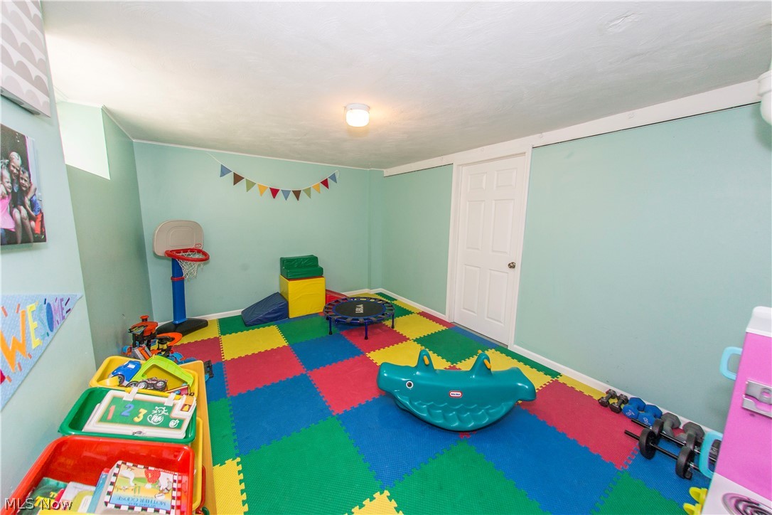 136 Bennington Road Akron, OH 44313 - Photo 27 of 35