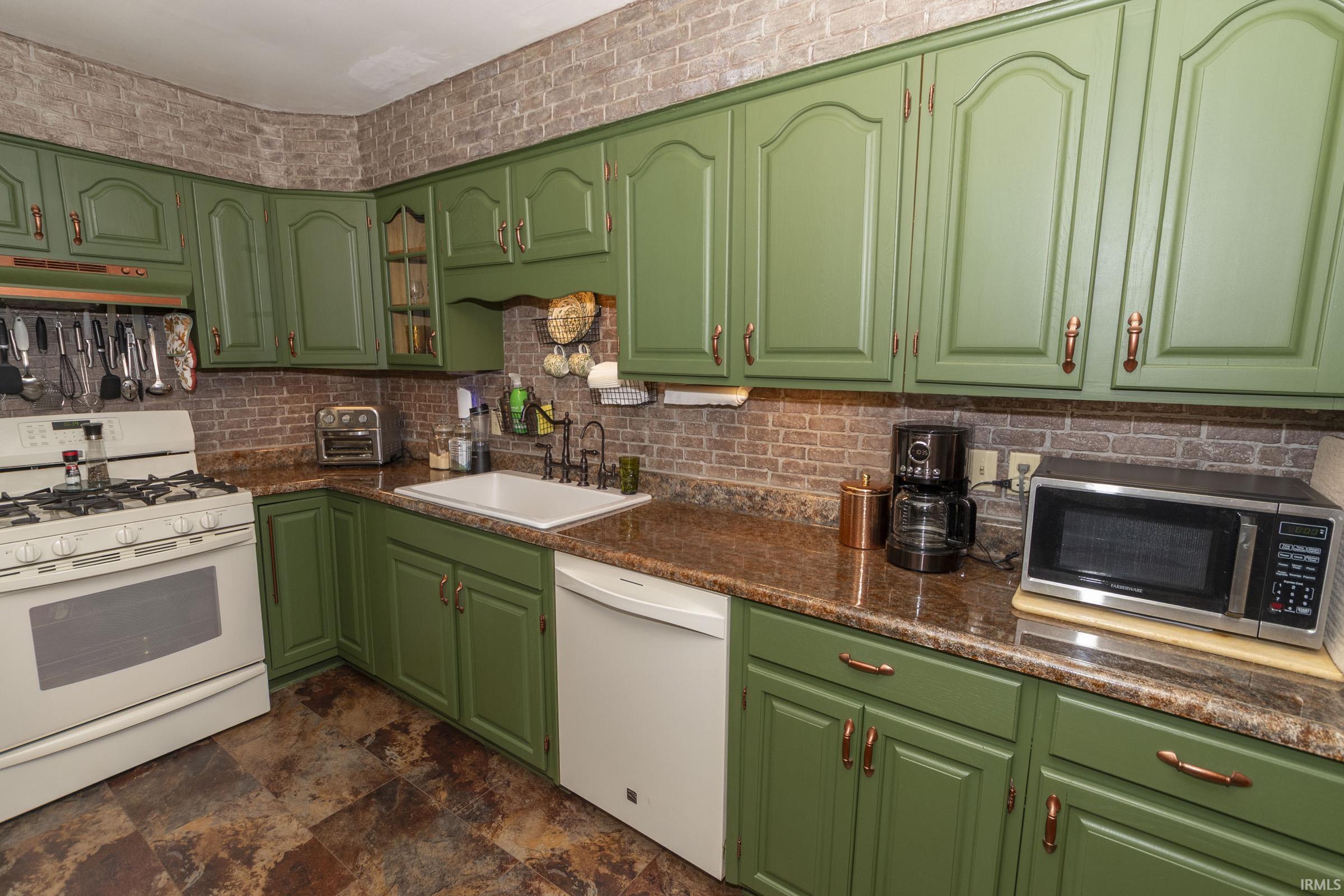 2500 Topsfield Road, Unit 704 South Bend, IN 46614 - Photo 6 of 38