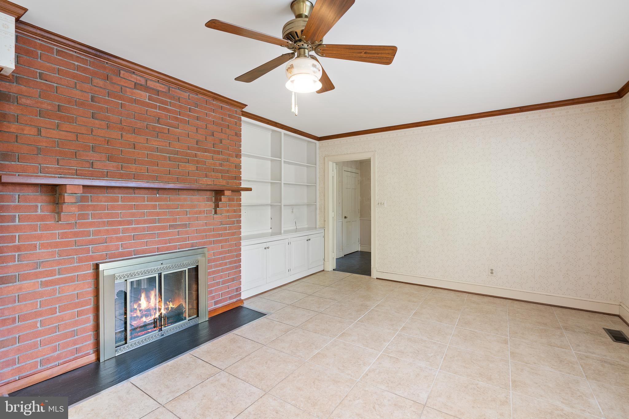 587 Foxcroft Road Warrenton, VA 20186 - Photo 11 of 38 Family room