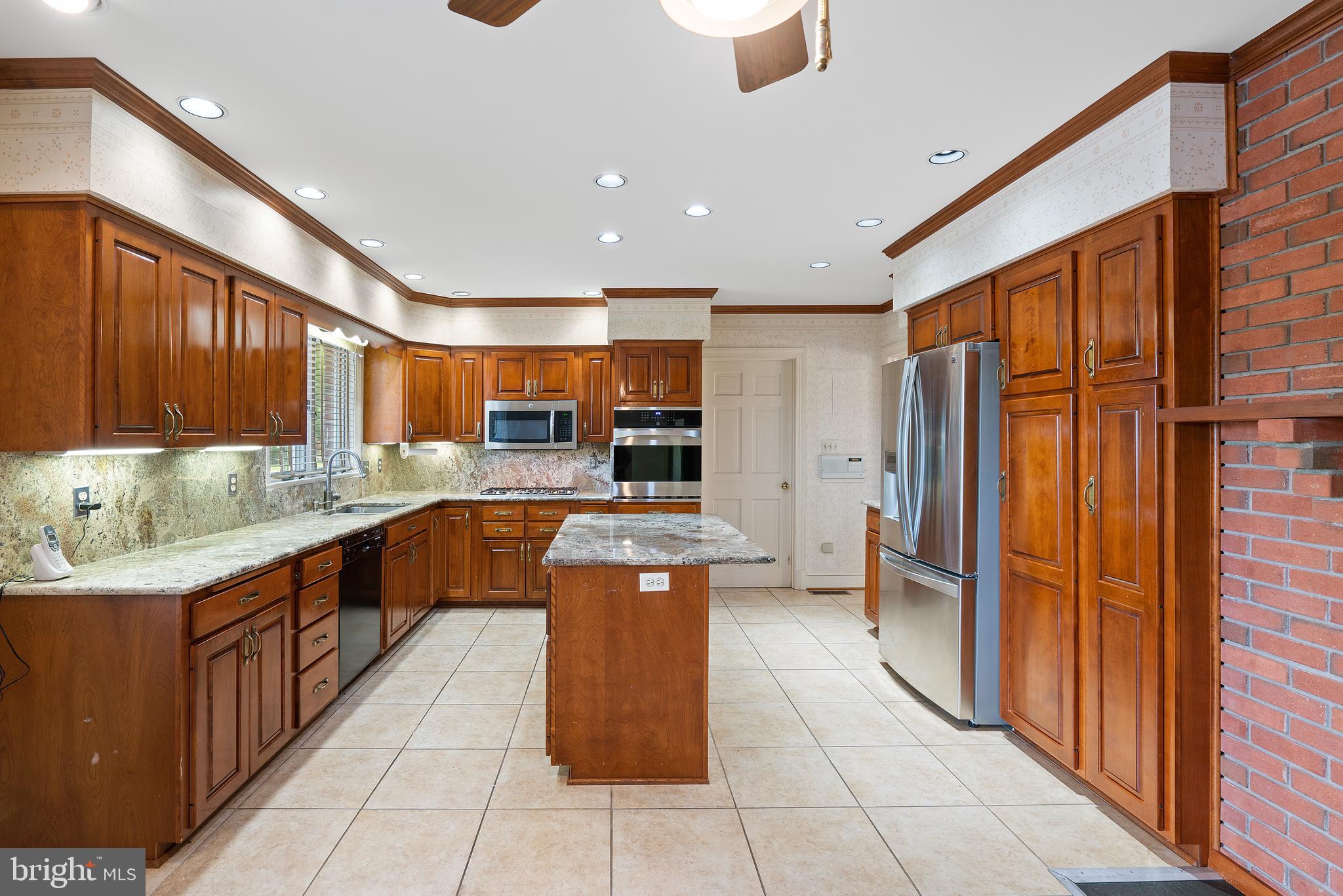 587 Foxcroft Road Warrenton, VA 20186 - Photo 15 of 38 Kitchen