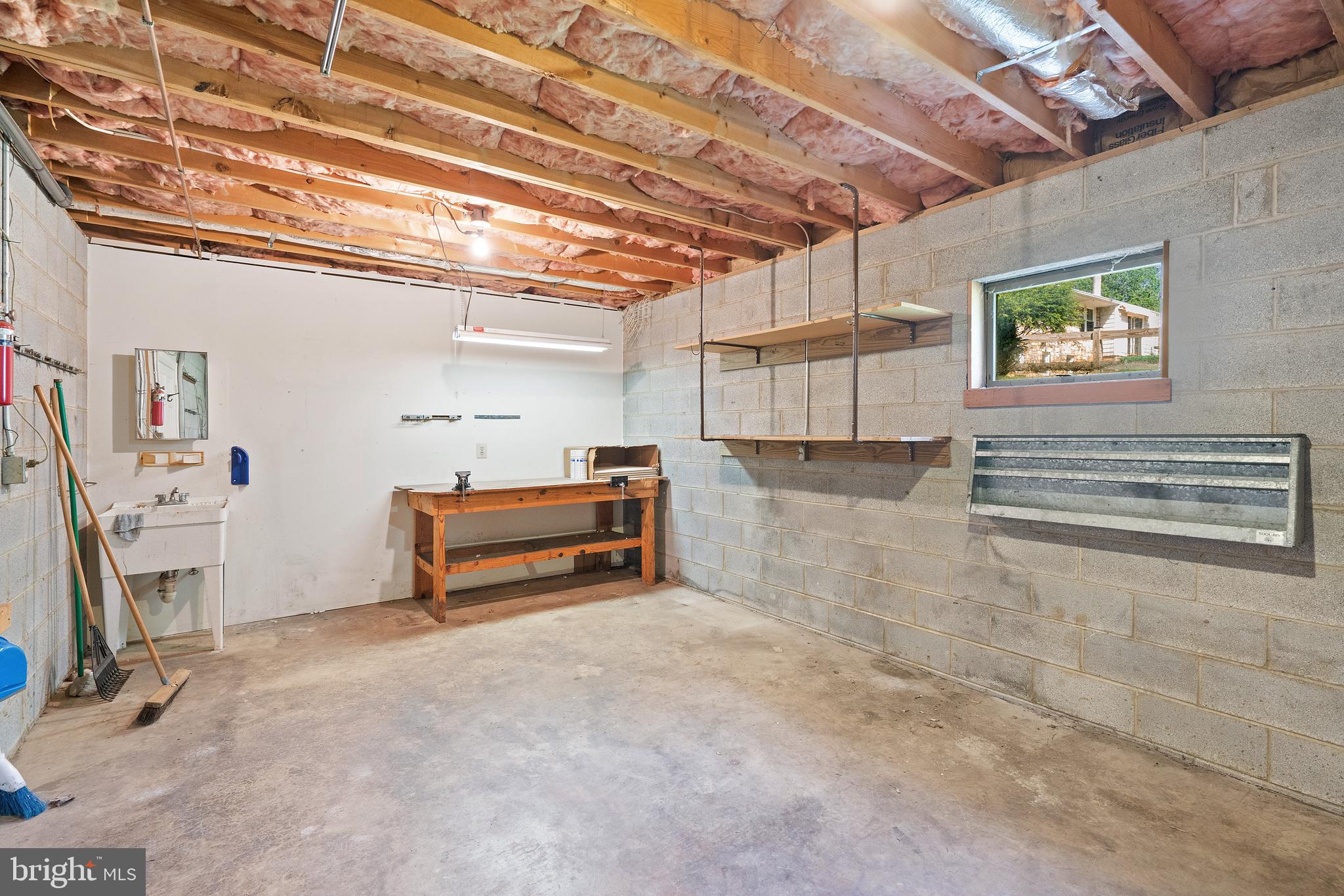 587 Foxcroft Road Warrenton, VA 20186 - Photo 34 of 38 Lower level shop