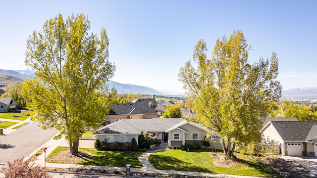 892 East 400 South Smithfield, UT 84335 - Photo 3 of 44 View of mountain background featuring nearby suburban area