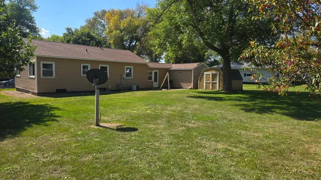 $95,900 | 151 Chestnut Street East, Trimont, MN 56176