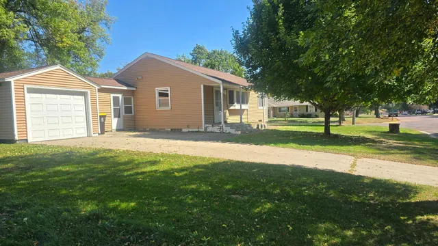$95,900 | 151 Chestnut Street East, Trimont, MN 56176
