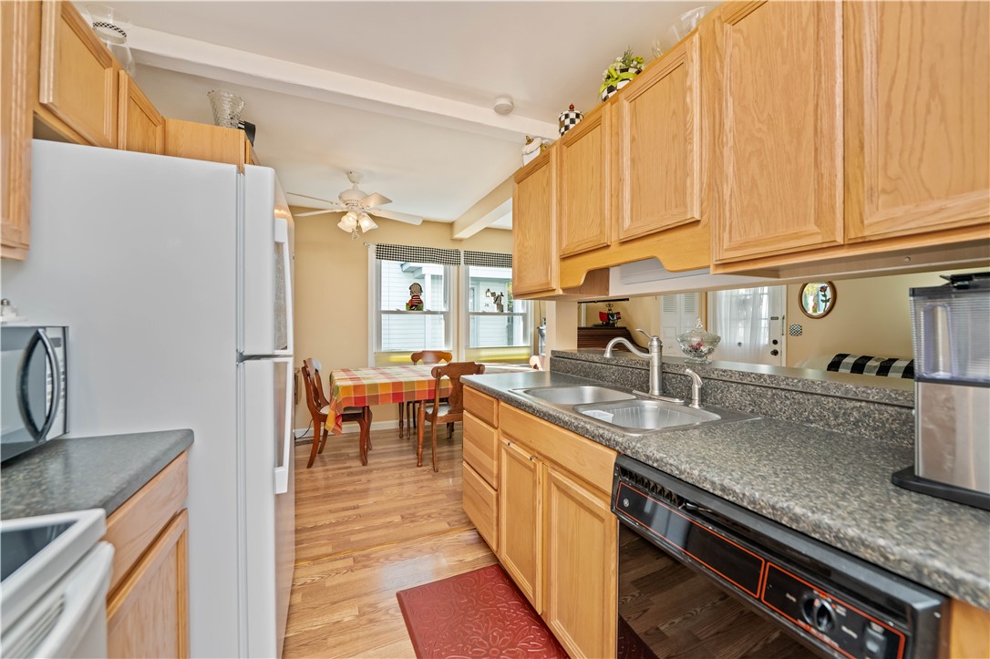 22 Foxcroft Trail Perinton, NY 14450 - Photo 12 of 31 Kitchen