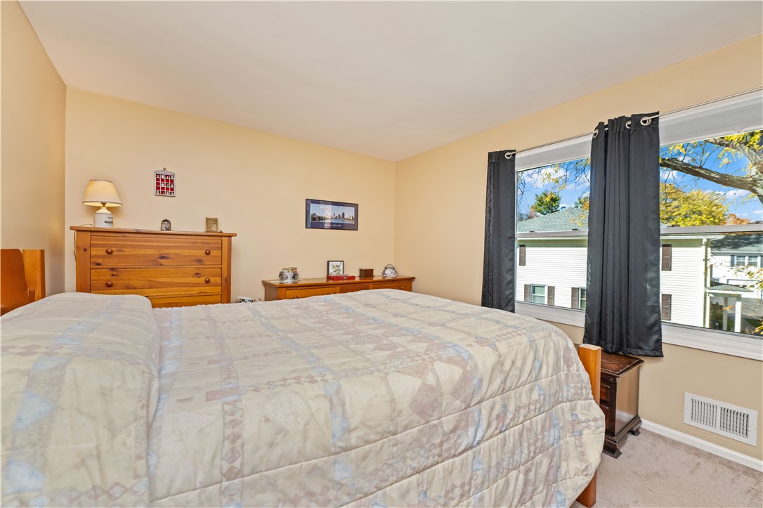 22 Foxcroft Trail Perinton, NY 14450 - Photo 17 of 31 Bedroom #1