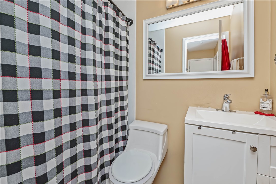 22 Foxcroft Trail Perinton, NY 14450 - Photo 23 of 31 Bathroom