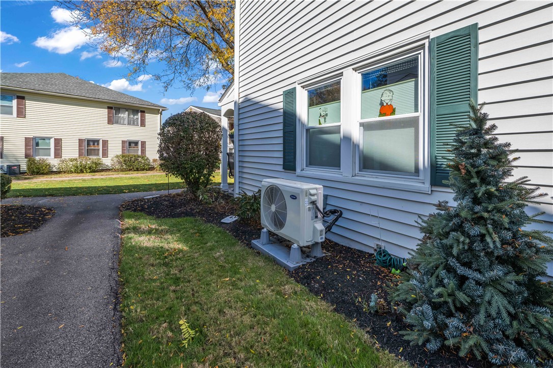 22 Foxcroft Trail Perinton, NY 14450 - Photo 26 of 31 Walkway from Front door to parking lot.