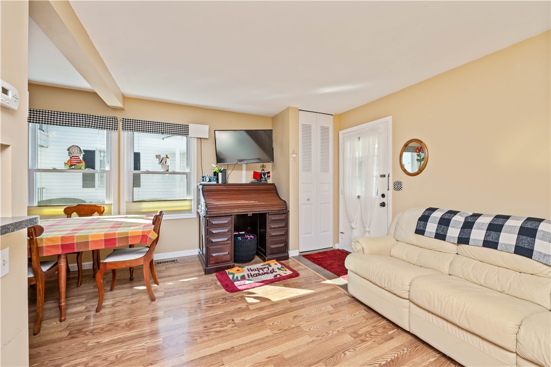 22 Foxcroft Trail Perinton, NY 14450 - Photo 4 of 31 Front Entrance from Living Room